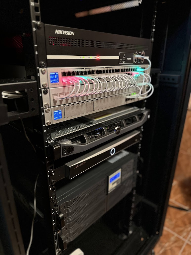 Server virtualizare